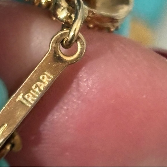 Trifari New with tags Vintage 2 pc set - Picture 8 of 12